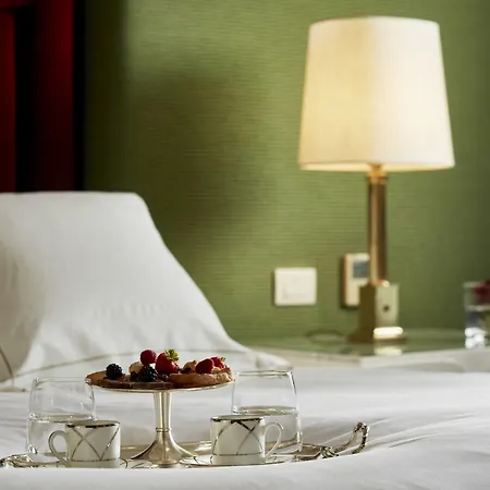 Lord Byron - Small Luxury Of The World 5*