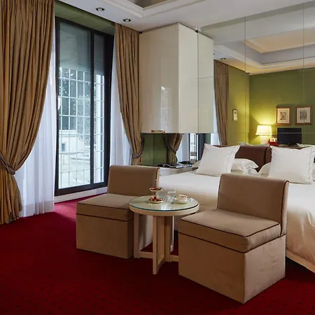 Lord Byron - Small Luxury Of The World Rzym