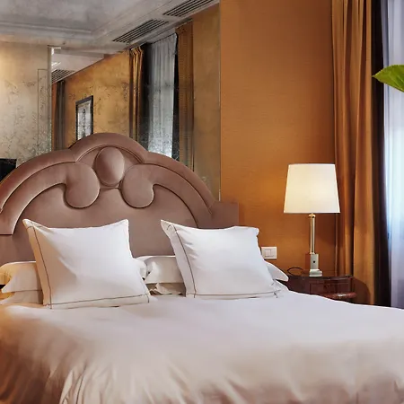 Lord Byron - Small Luxury Of The World Rzym